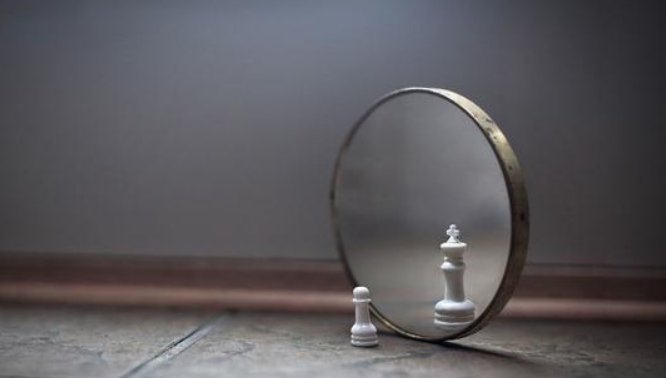 研究显示:真实的你比镜子中的自己,至少丑30%解释不上镜的原因